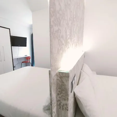 Hostal Gonzala By Gaiarooms 2*